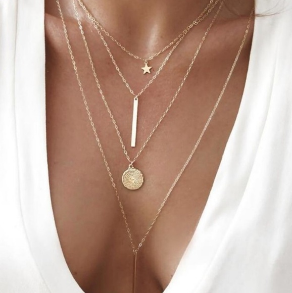 Jewelry - Dainty layered layers necklace chain gold pendant